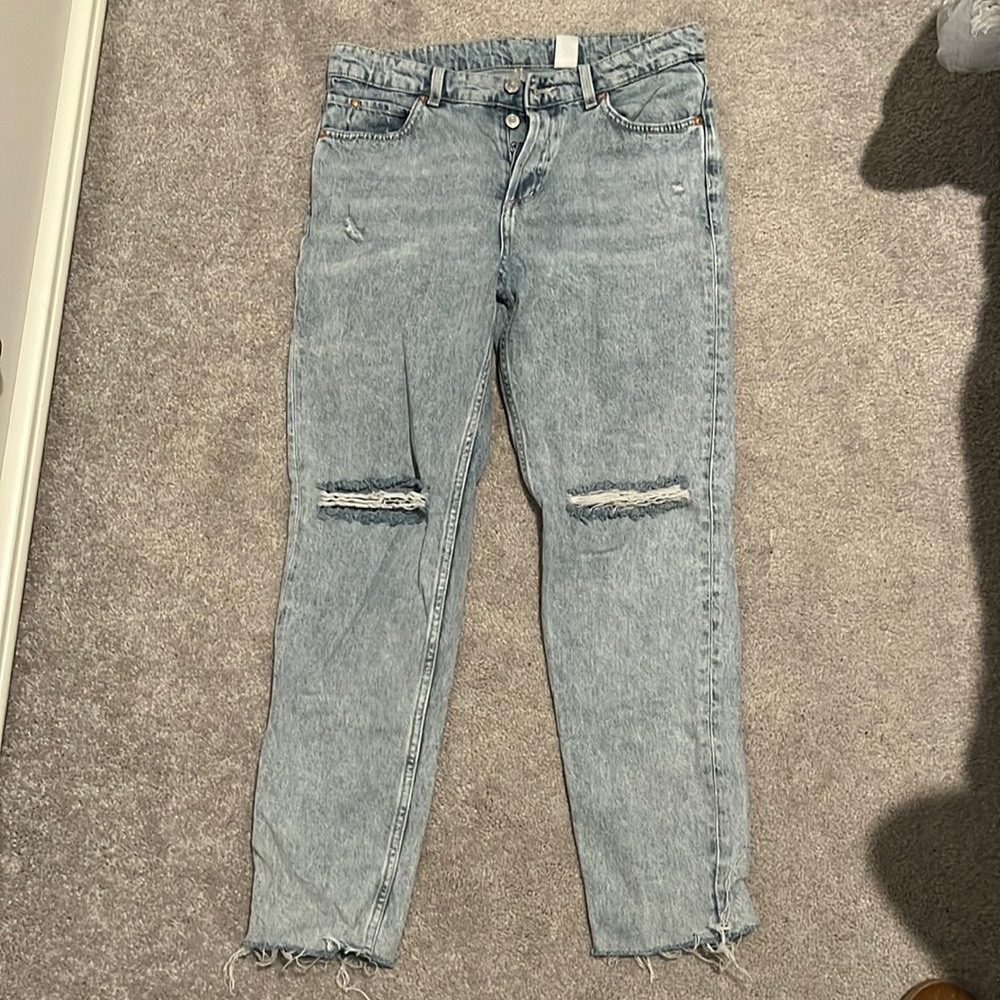 H&M boyfriend distressed jeans size 6. Worn once